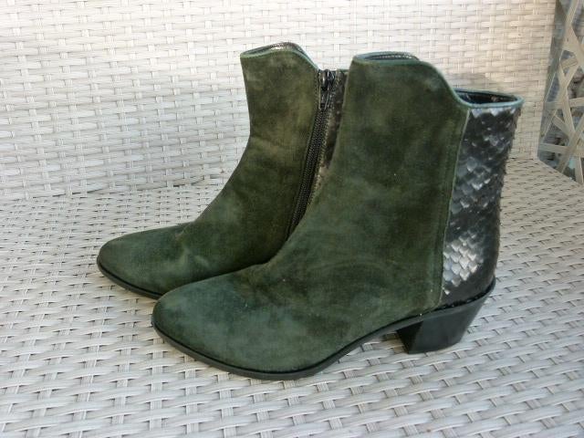 Lilian enkellaarsje, lage hak groen suede zwart leer mt 36,5, Lilian, Lage of Enkellaarzen, Nieuw, Ophalen of Verzenden