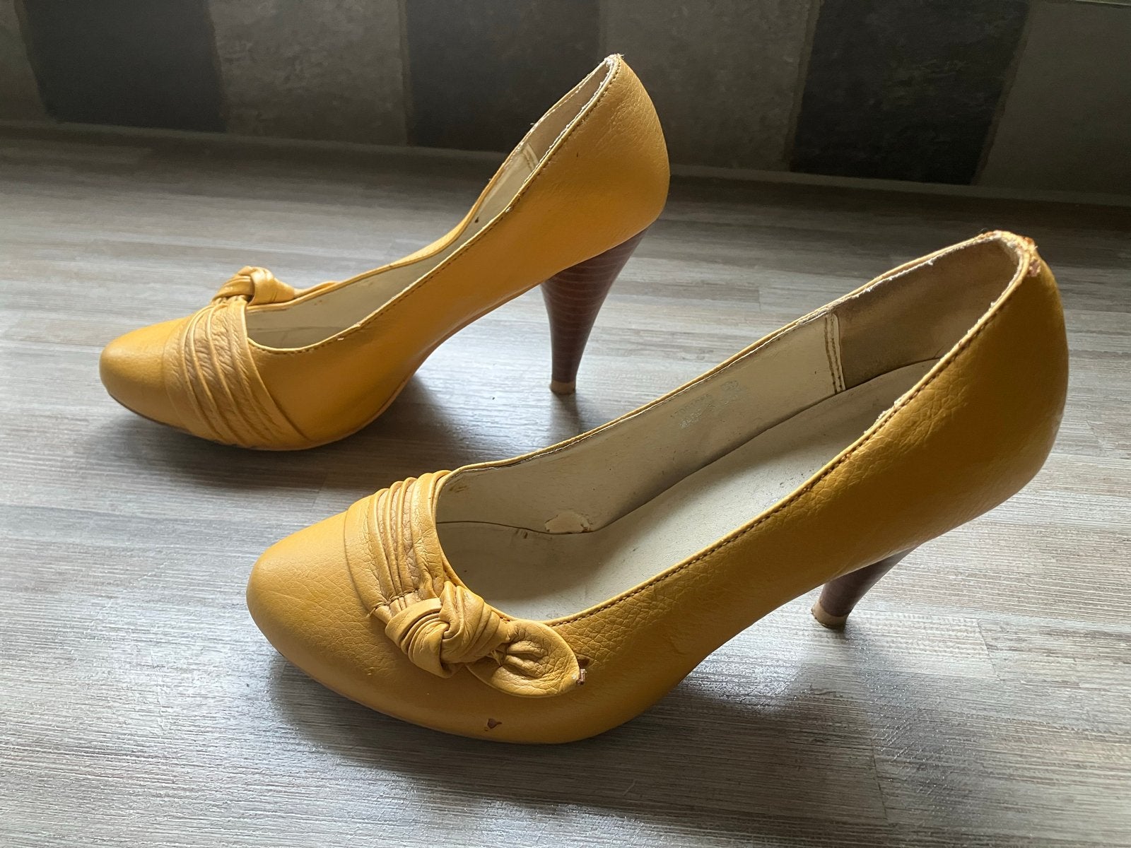 Gele pumps met strikdetail, Pumps, Geel, Ophalen of Verzenden, Gedragen