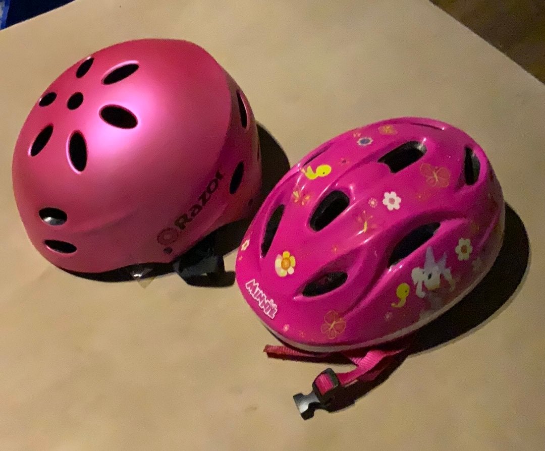 2 Roze Kinderhelmen: Razor & Minnie Mouse, Ophalen of Verzenden, Zo goed als nieuw, S, Jongen of Meisje