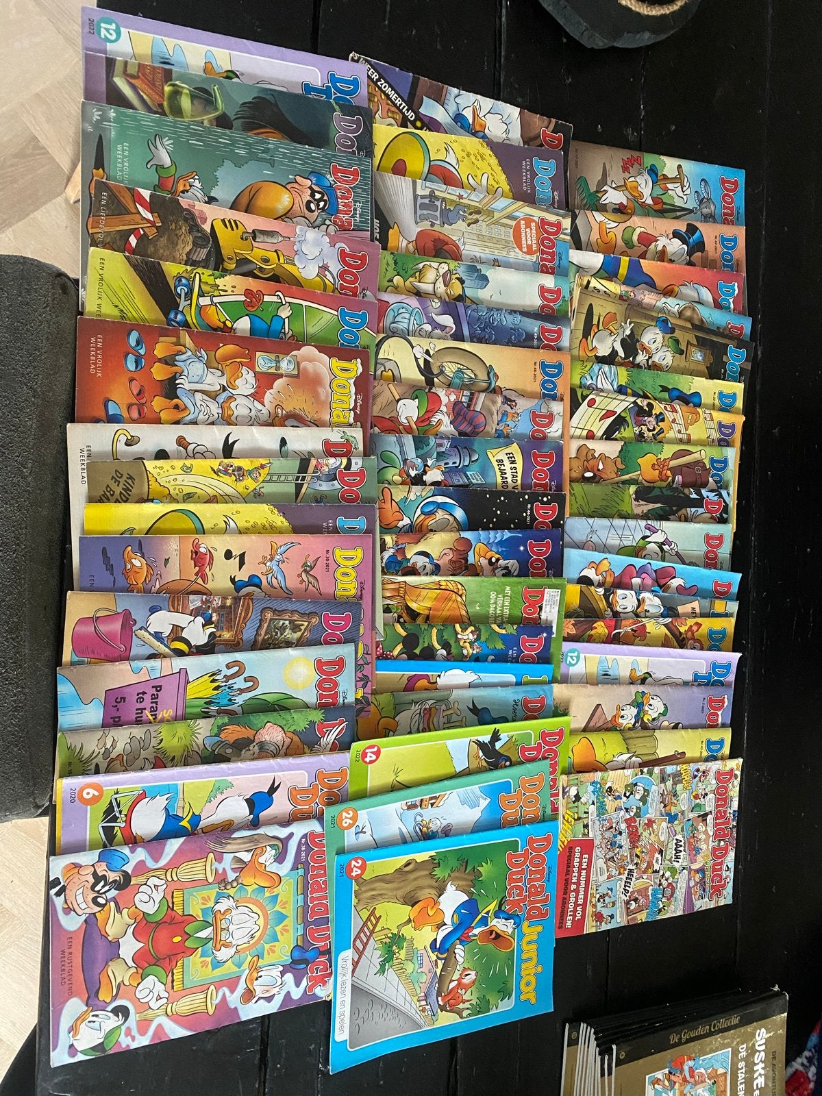 50 Donald Duck weekbladen uit 2021 - Complete set, Meerdere stripboeken, Ophalen of Verzenden, Gelezen