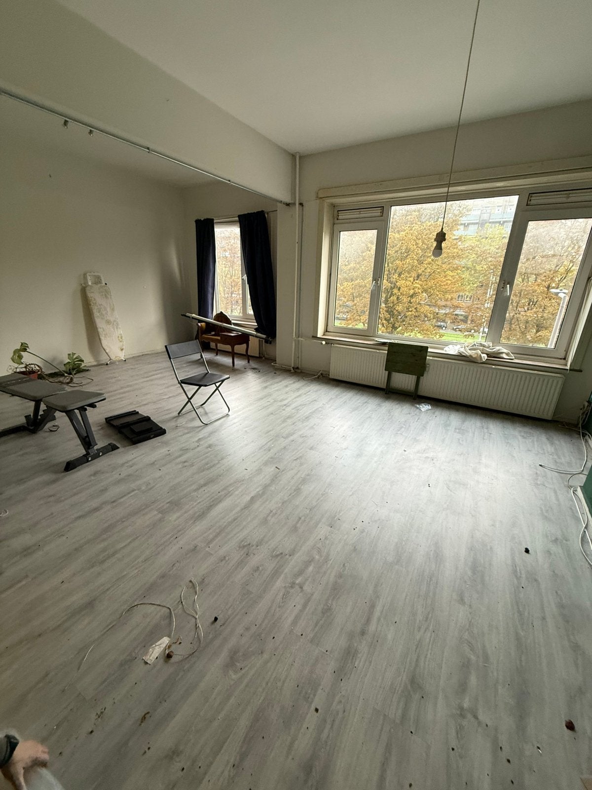 Ruim 60m2 lichtgrijs laminaat, Ophalen, Gebruikt, Grijs, 50 tot 75 m²