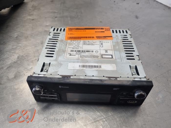 Radio van een Renault Master, Gebruikt, -, Renault, -