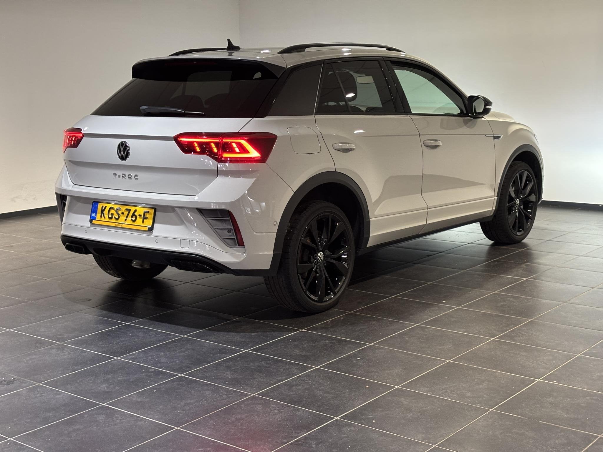 Volkswagen T-Roc 1.5 TSI R-Line Black Style | Apple Carplay/, Auto's, Volkswagen, 4 cilinders, 150 pk, 1253 kg, Bedrijf