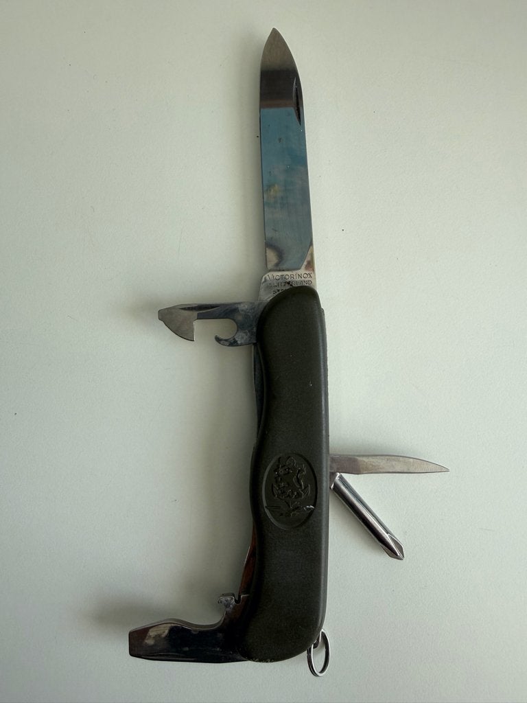 Victorinox zakmes NL defensie (met interservice logo), Verzamelen, Ophalen of Verzenden, Landmacht, Nederland, Mes of Dolk