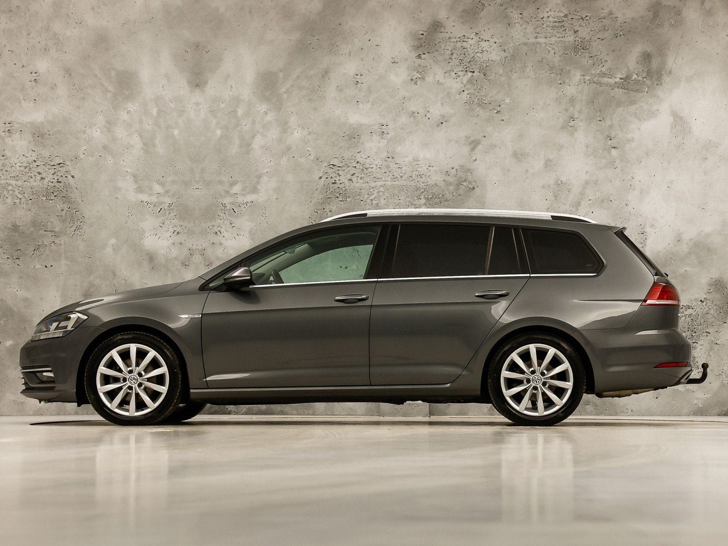 Volkswagen Golf Variant 1.5 TSI Highline 150Pk Automaat (VIR, 12 maanden, 4 cilinders, Alcantara, Origineel Nederlands