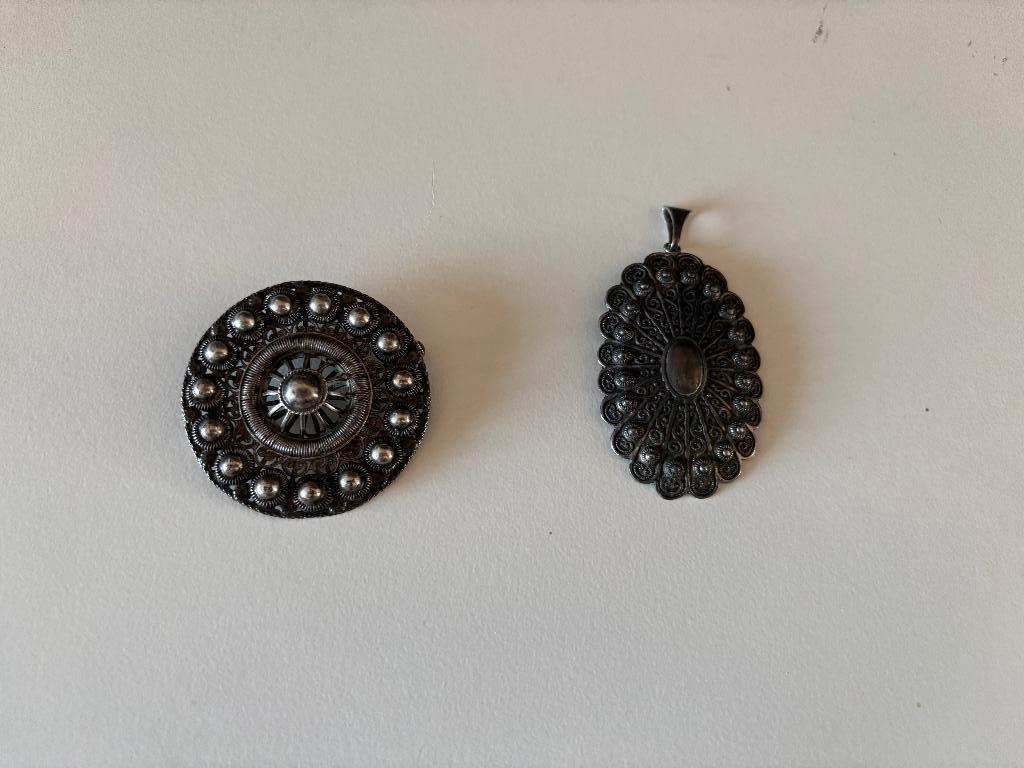 Zeeuwse knopen, Ophalen of Verzenden, Minder dan 4 cm, Zilver, Overige materialen