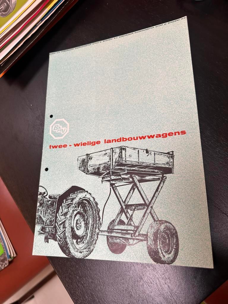Oude folder jaren '60: Twee-wielige Landbouwwagens, Ophalen of Verzenden, Zo goed als nieuw