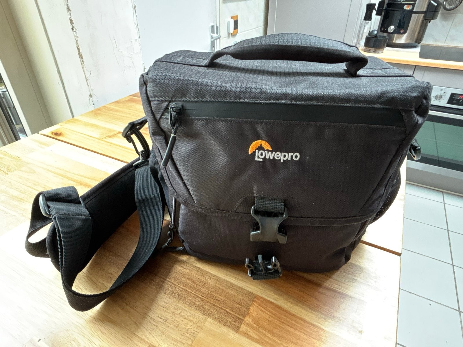 Lowepro Nova 180 AW II cameratas - Zo goed als nieuw, Audio, Tv en Foto, Fotografie | Fototassen, Ophalen, Lowepro, Gevoerd, Zo goed als nieuw