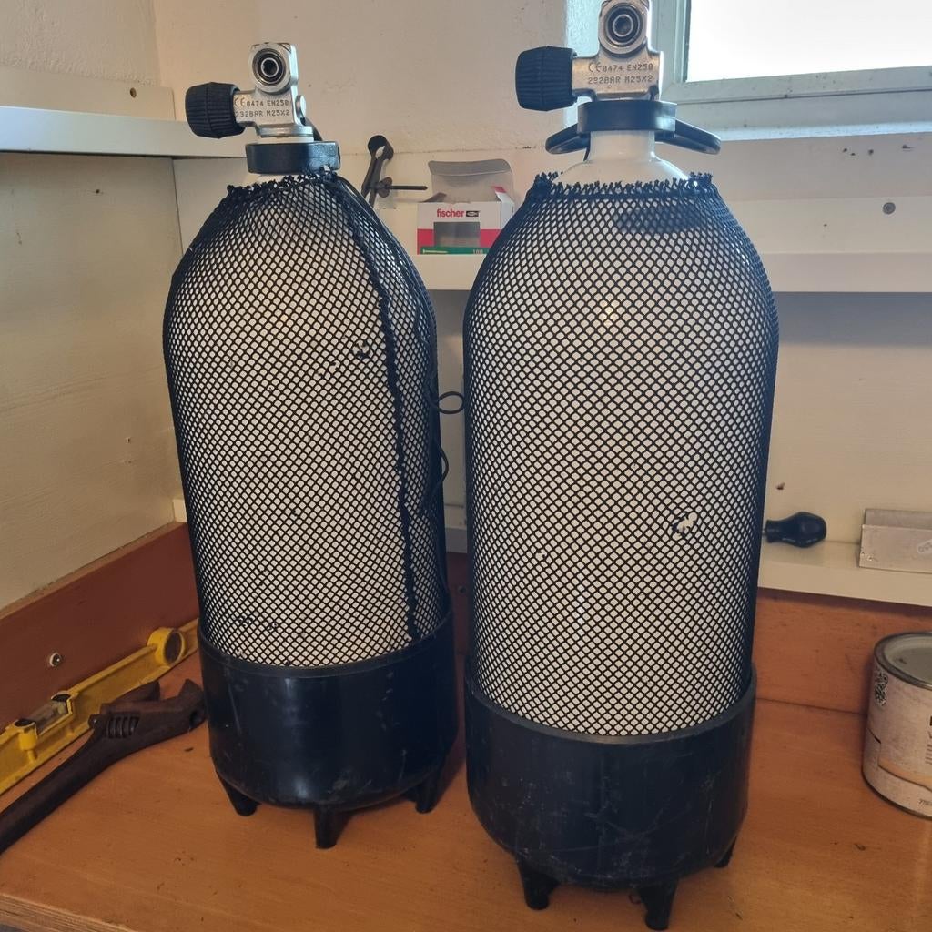 2x 12 liter duikflessen met netje en handvat (uit keur), Watersport en Boten, Duiken, Ophalen, Gebruikt, Duikfles