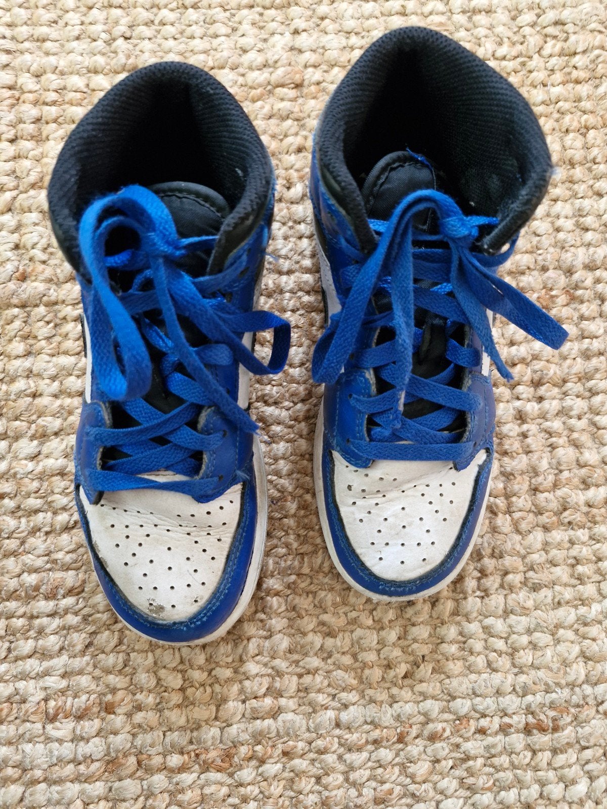 Nike Air Jordan 1 Mid - Blauw/Wit/Zwart - Maat 35.5, Jongen of Meisje, Schoenen, Ophalen of Verzenden, Nike Air Jordan
