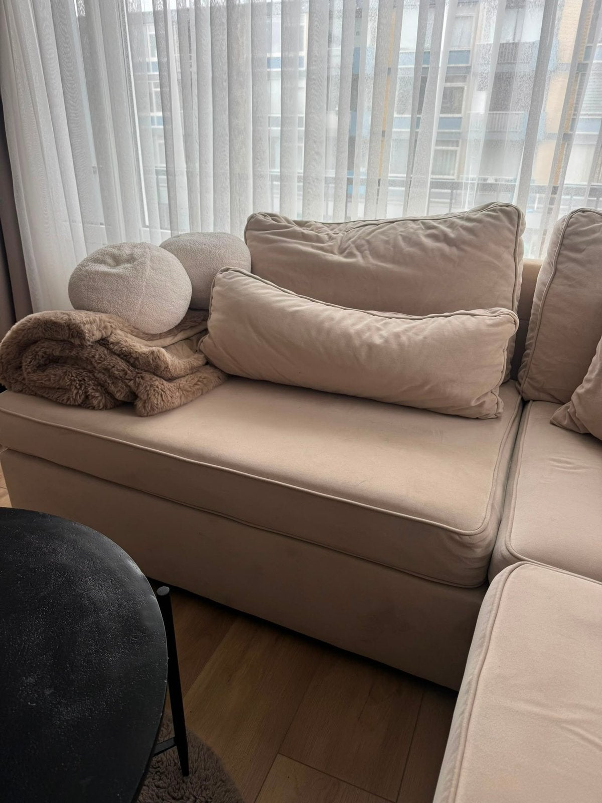 Luxe hoekbank / Loungebank créme beige - 265 x 230 cm, Huis en Inrichting, Ophalen, Japandi, Zo goed als nieuw, 200 tot 250 cm