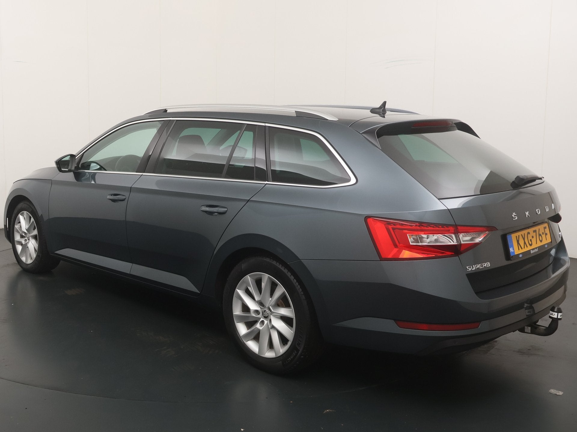 Skoda Superb Combi 1.4 TSI iV 218pk Business Edition | Trekh, Auto's, 12 maanden, Stof, Gebruikt, 4 cilinders