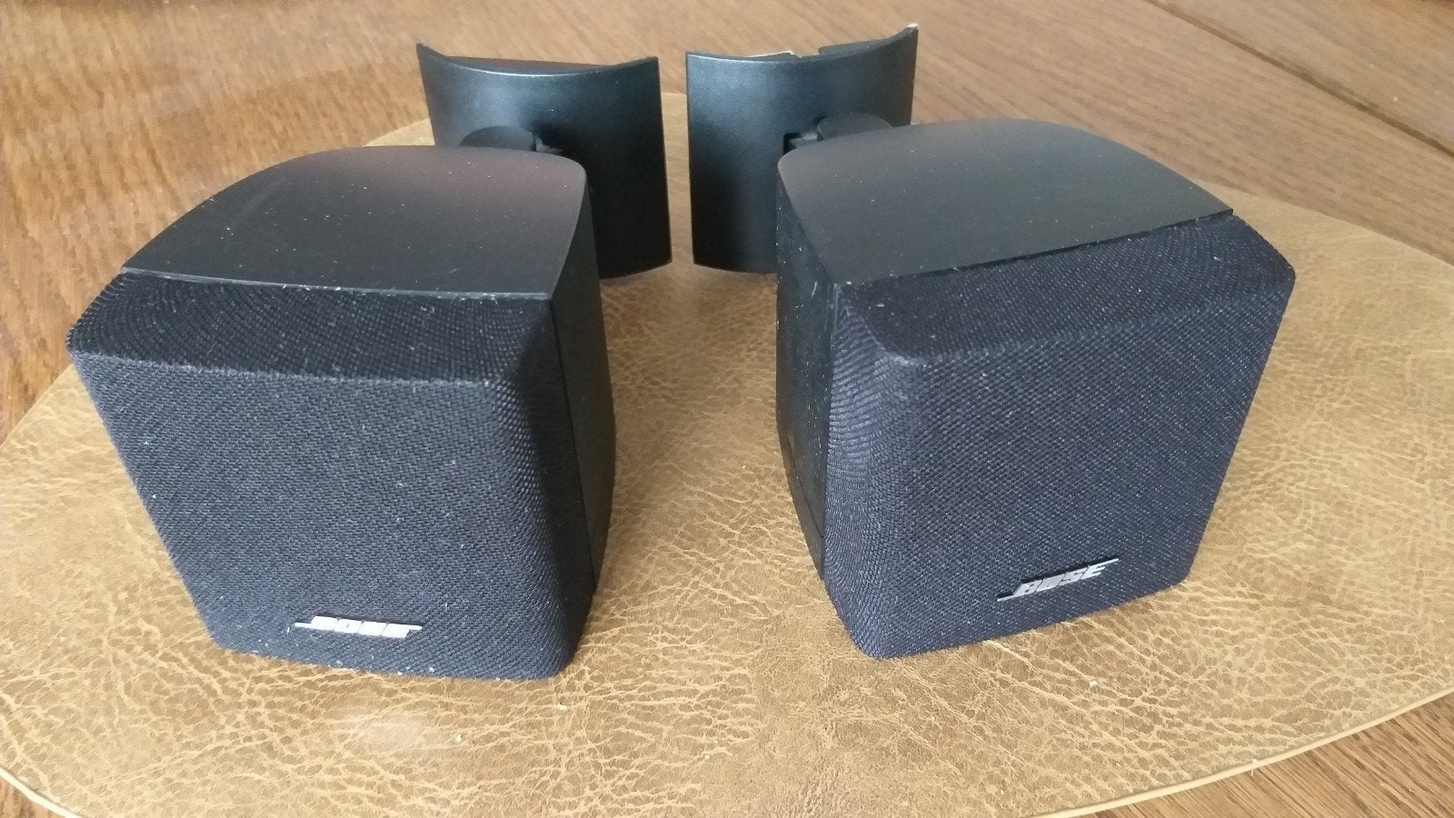 Bose Acoustimass Single Cube luidsprekers met muurbeugels 2, Audio, Tv en Foto, Ophalen, Zo goed als nieuw, 60 tot 120 watt, Bose