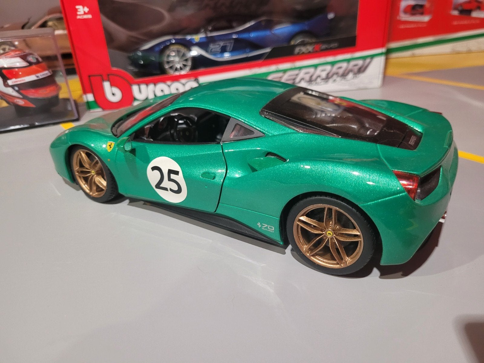 Ferrari 488gtb, Hobby en Vrije tijd, Modelauto's | 1:18, Ophalen of Verzenden, Zo goed als nieuw, Bburago