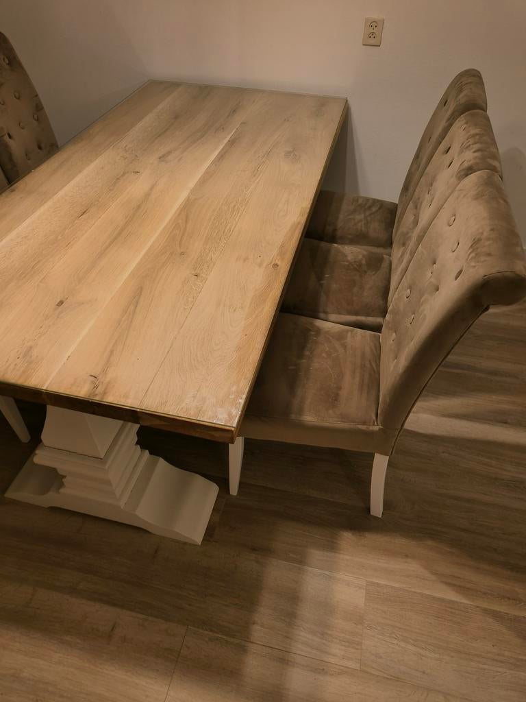Leuke set eettafel. Landelijk. Riverdale., Ophalen, Zo goed als nieuw, Boeren, land, landelijke, hout, glas, bruin, 4 tot 6 stoelen
