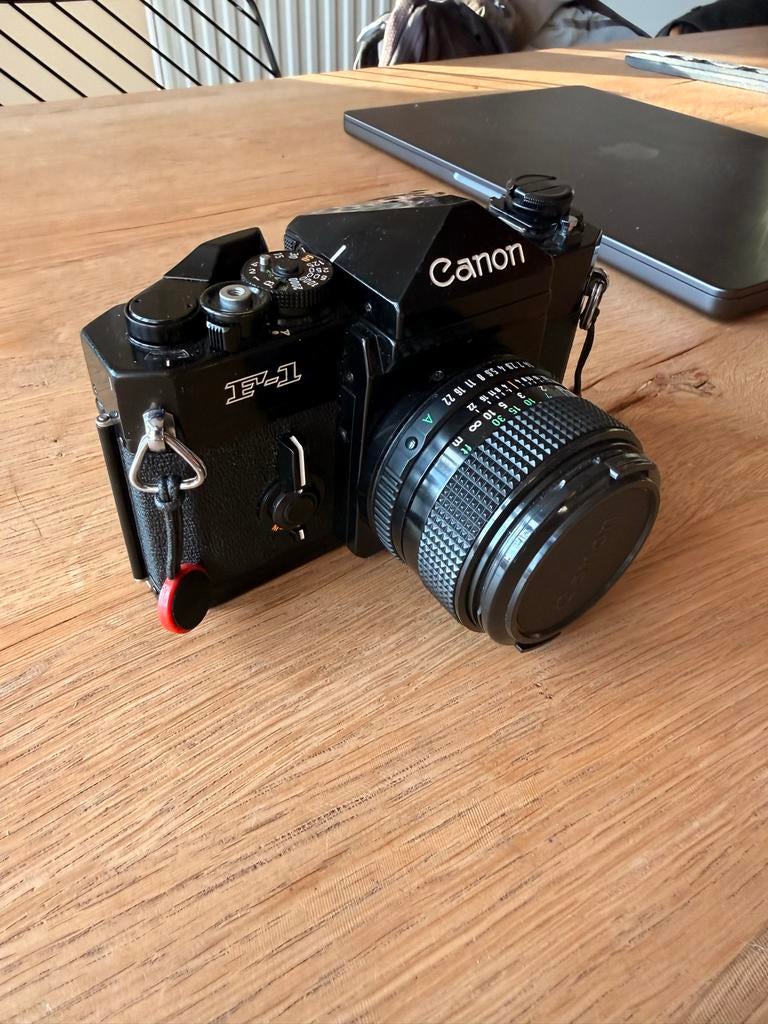 Canon F-1 met 50mm lens, Audio, Tv en Foto, Fotocamera's Analoog, Ophalen of Verzenden, Gebruikt, Spiegelreflex, Canon
