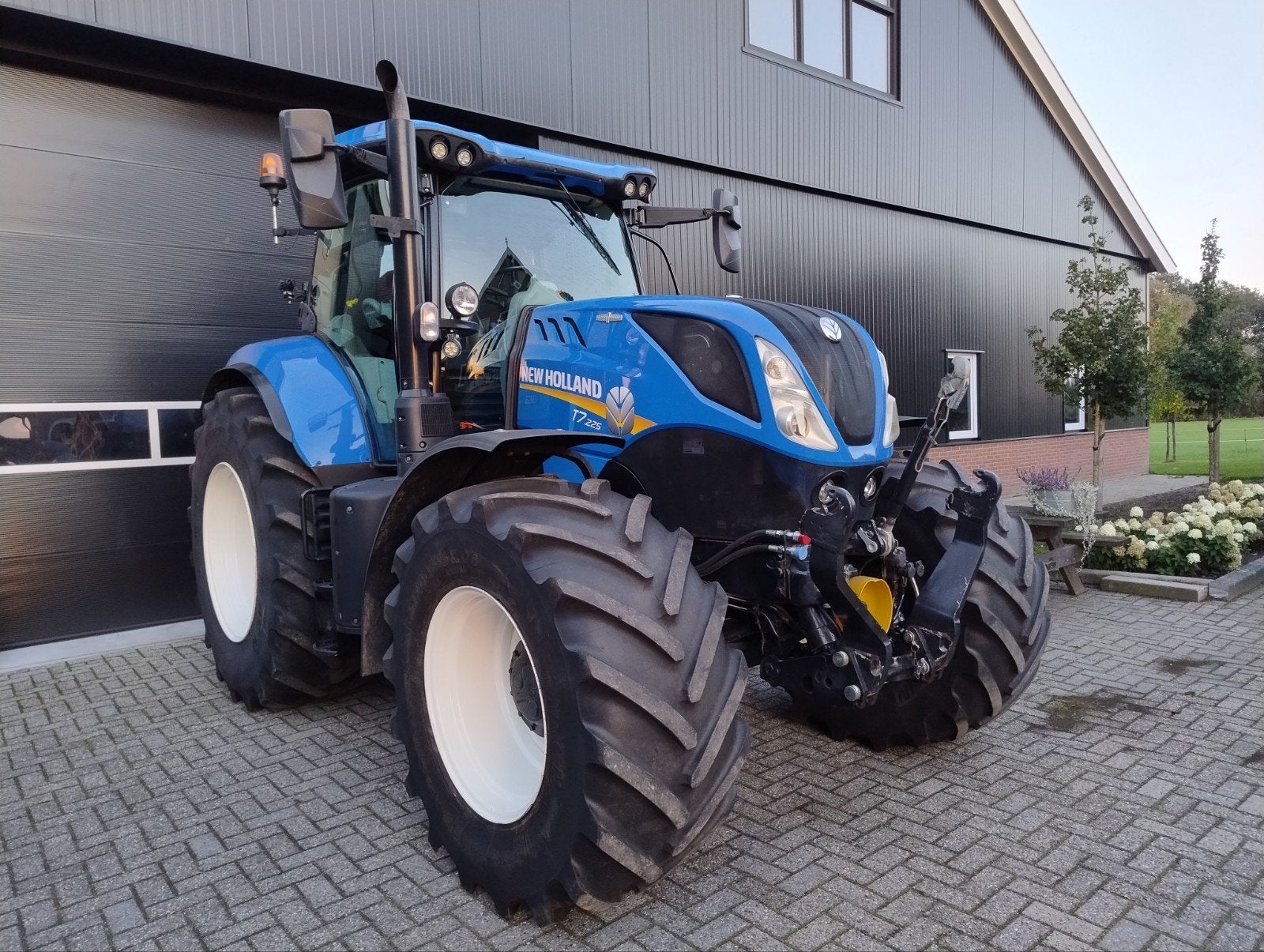 New Holland T7.225 AC 2300 uuur!, Gebruikt, Tot 2500, Ophalen of Verzenden, Meer dan 160 Pk
