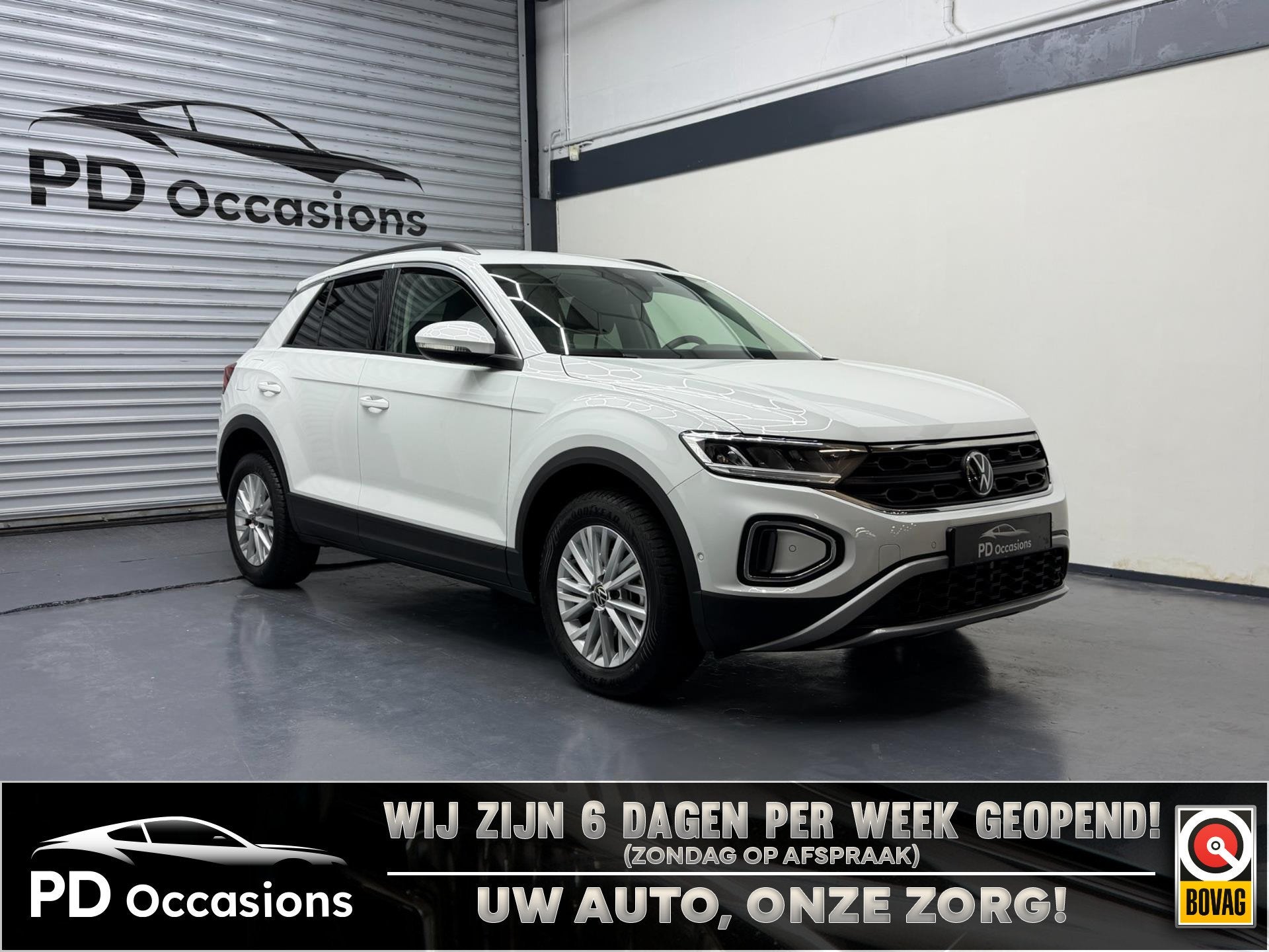 Volkswagen T-Roc 1.0 TSI Life Edition - Stoelverw. - Parkeer, Auto's, Volkswagen, Voorwielaandrijving, Stof, Gebruikt, Zwart