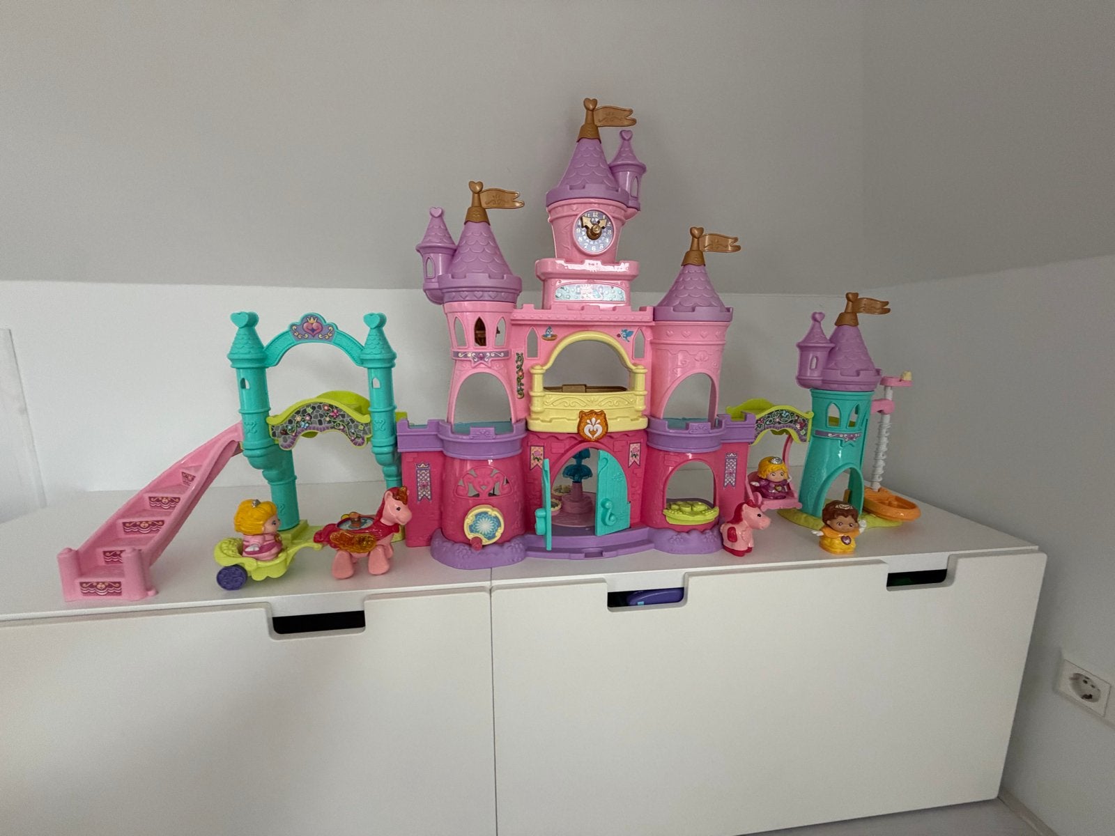 VTech Vrolijke Vriendjes Magisch Droomkasteel + Koets, Ophalen, Zo goed als nieuw, Meisje