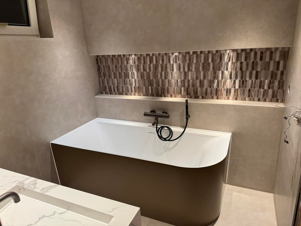 Op zoek naar badkamer of toiletrenovatie?, Nieuw, 10 m² of meer, Vloertegels, Overige materialen