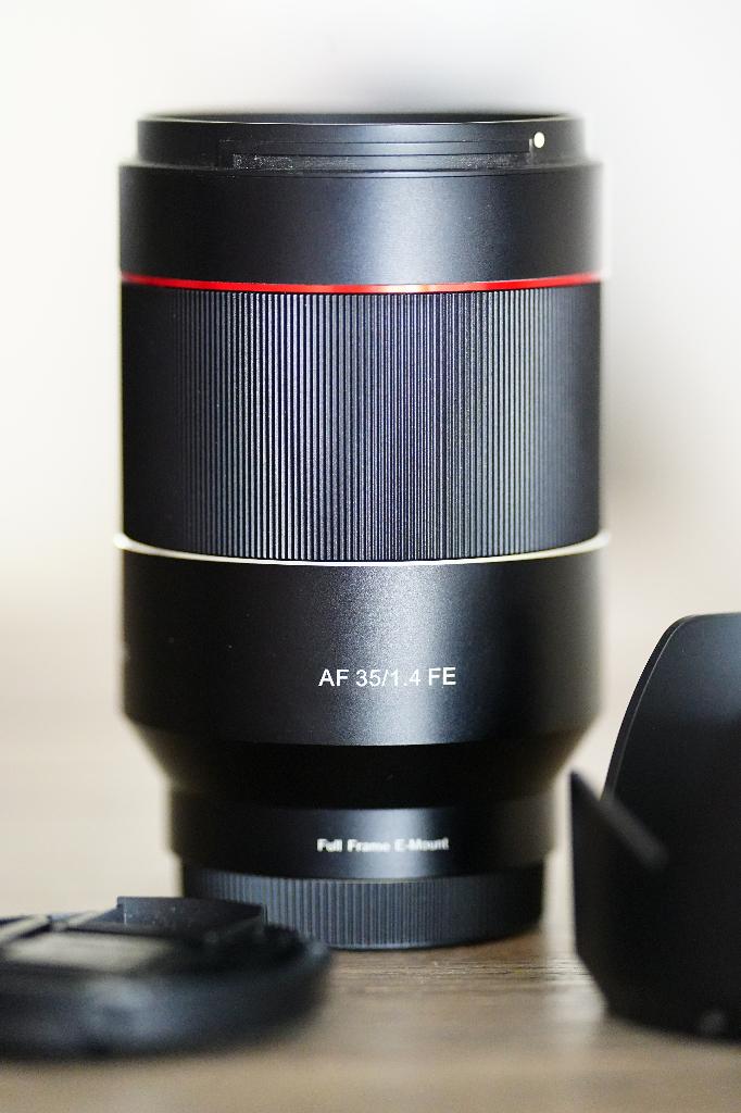 Samyang AF 35mm F/1.4 FE [Sony], Ophalen, Zo goed als nieuw, Standaardlens