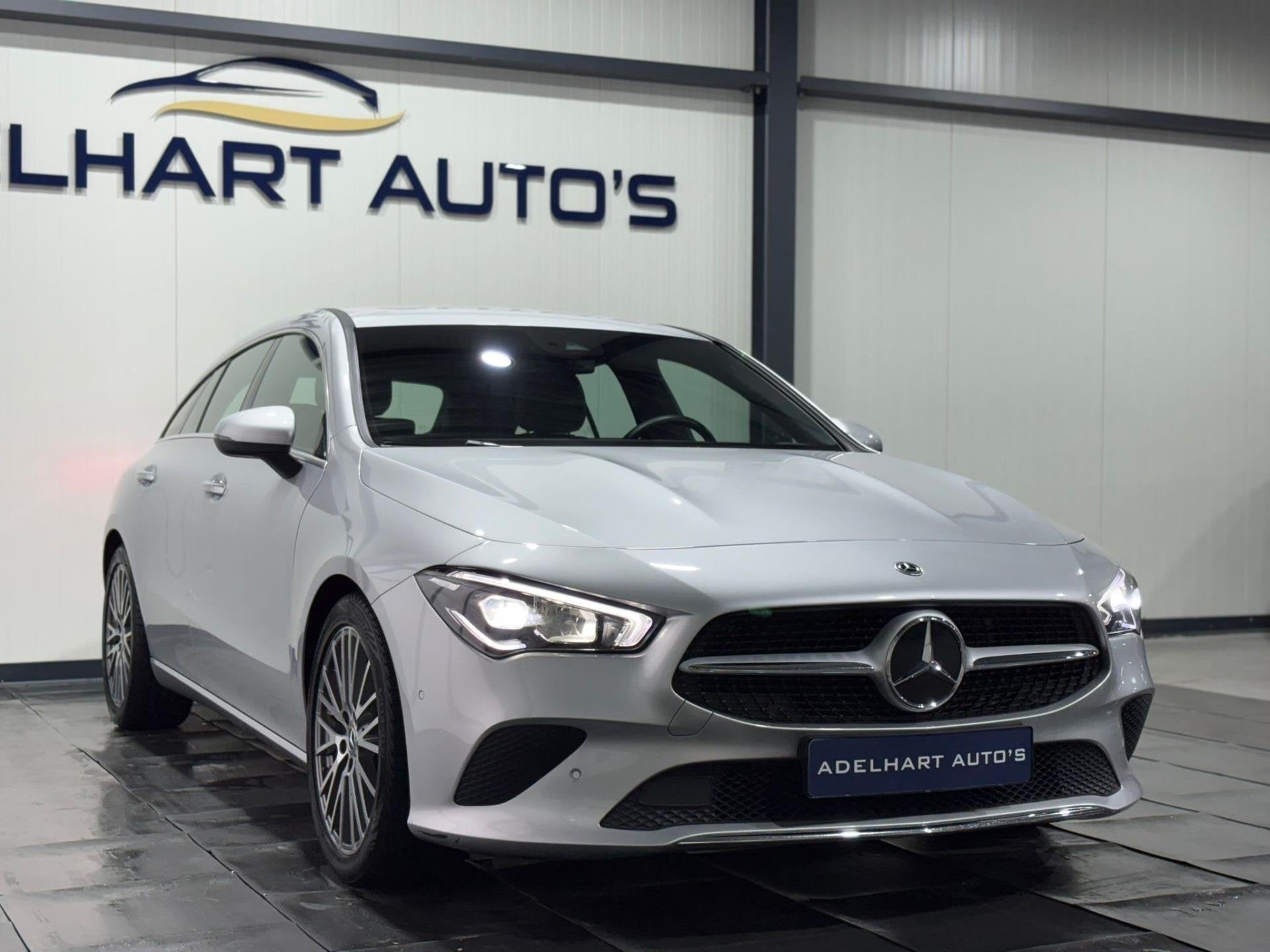 Mercedes-Benz CLA-klasse Shooting Brake 180 Luxury Line Auto, Auto's, 136 pk, Gebruikt, 4 cilinders, Zilver of Grijs