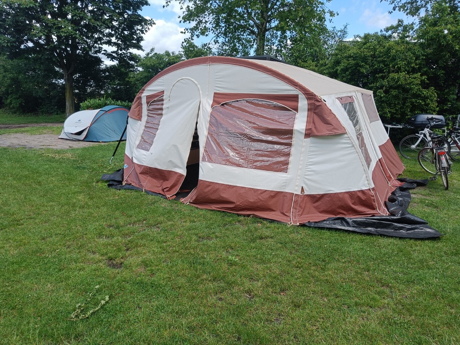 Jamet Dakota met inritsbaar kuipzeil, Caravans en Kamperen, Ophalen, Meerkleurig, Aanwezig, Jamet