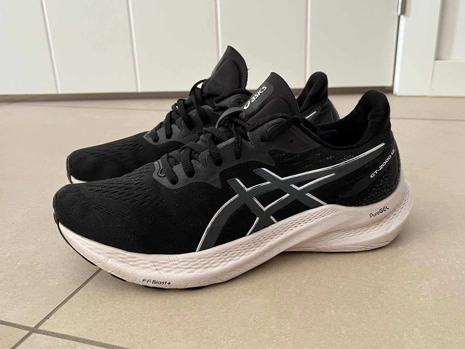 ASICS GT-2000 12 hardloopschoenen - Gedragen, prima staat, Ophalen of Verzenden, Gedragen, Zwart, Sportschoenen