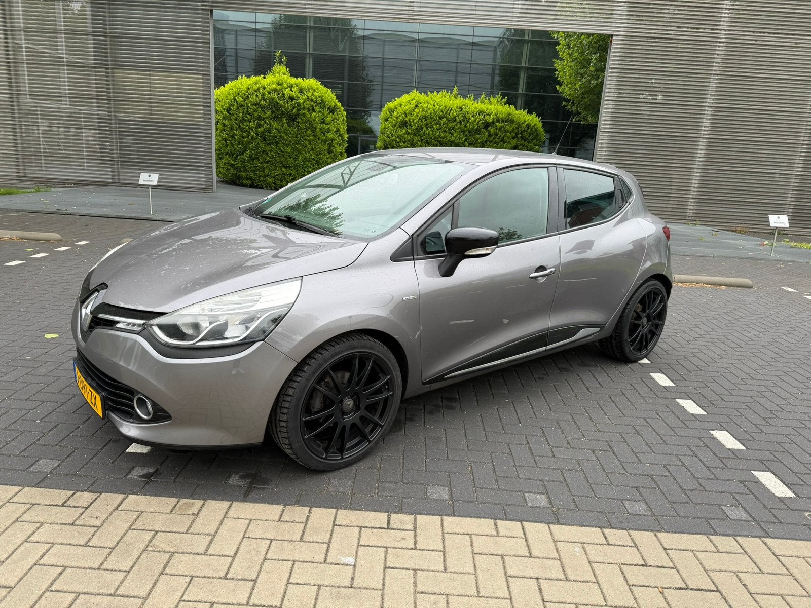 Renault Clio Energy TCe 90pk Eco2 S&S 2016 Grijs, Auto's, 898 cc, Stof, 49 €/maand, 1200 kg