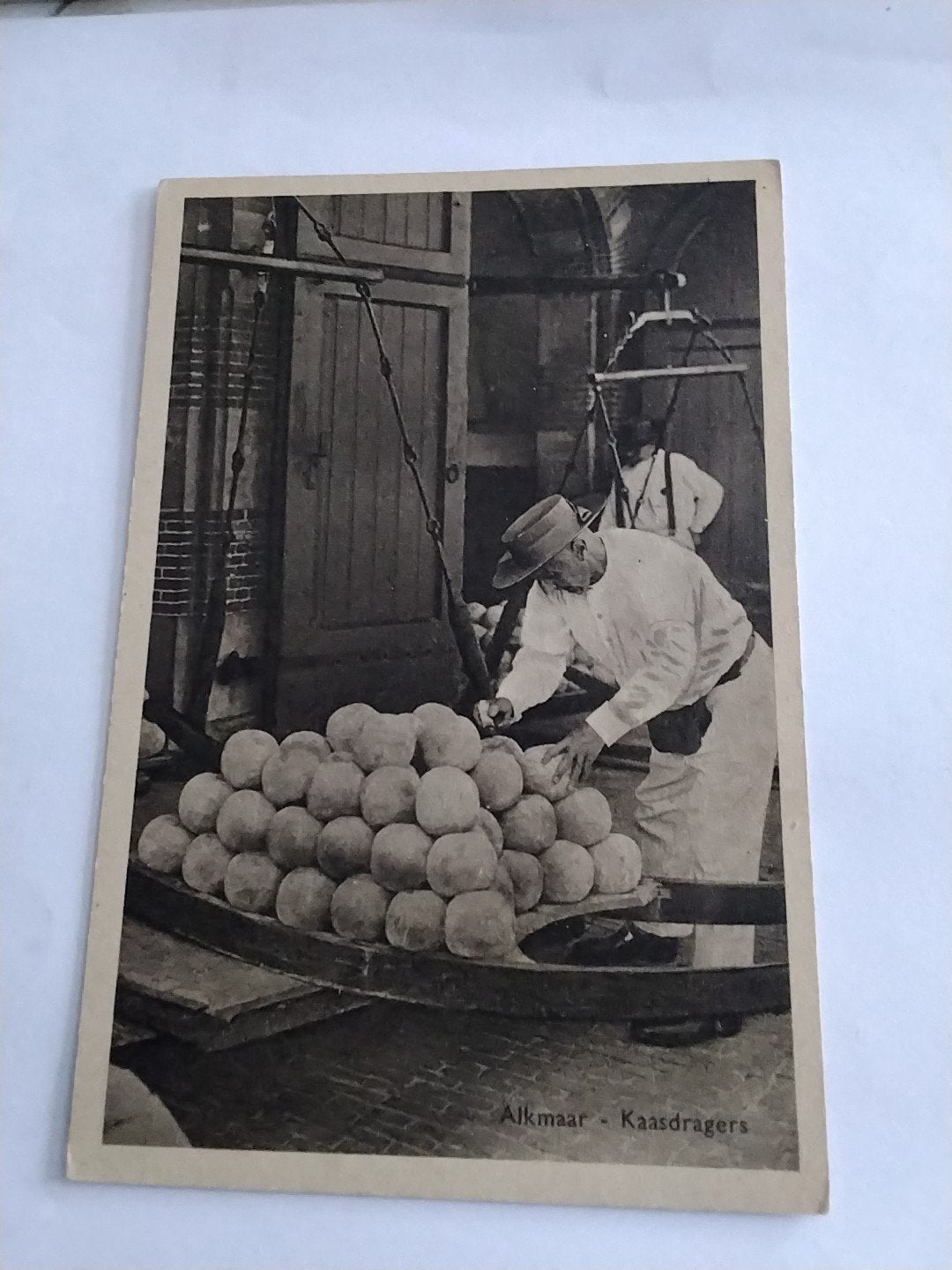 Oude ansichtkaart Alkmaar - Kaasdragers, Ophalen of Verzenden, Voor 1920, Gelopen, Noord-Holland