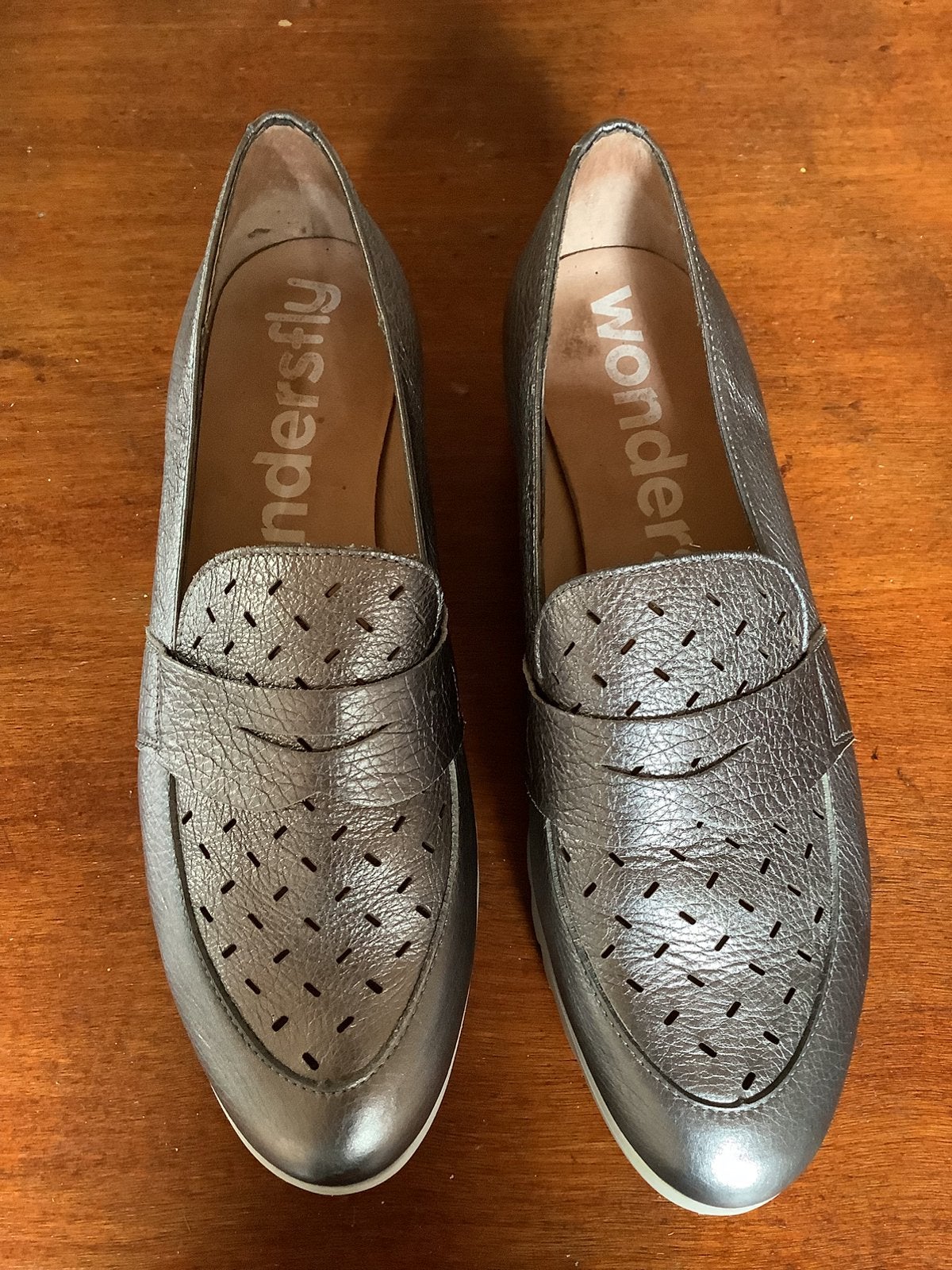 Zeer lichte schoenen, zilverkleurig leer. Wonders Fly, 41., Overige kleuren, Instappers, Ophalen of Verzenden, Zo goed als nieuw