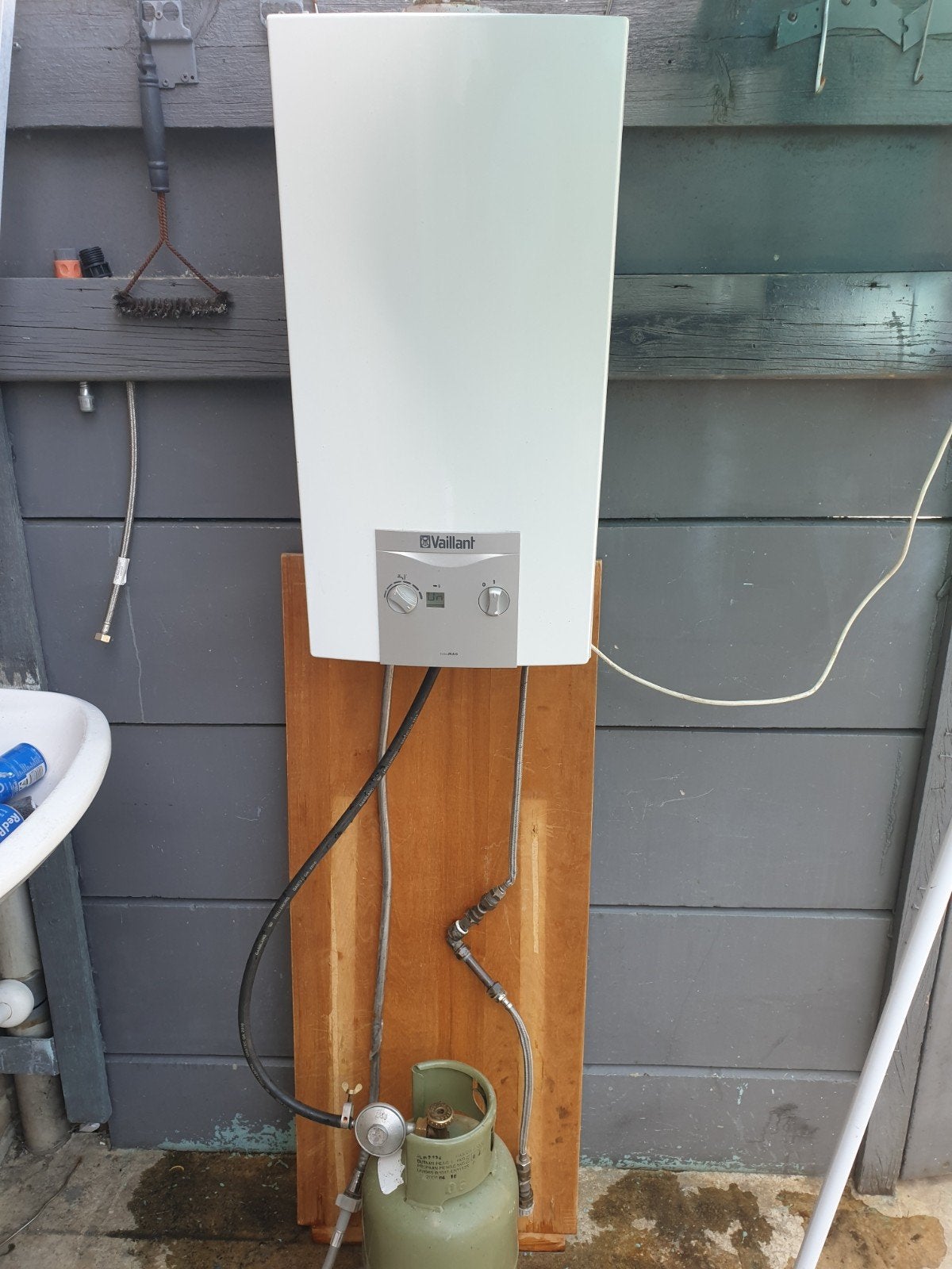 badgeiser vaillant turbo mag 14L butaan propaan flessengas, Minder dan 20 liter, Ophalen, Geiser, 3 t/m 5 jaar oud