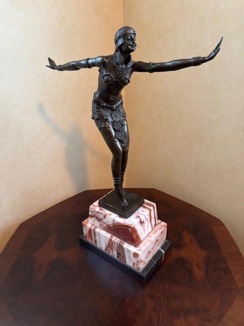 Art-Deco bronzen beeld op marmeren sokkel., Antiek en Kunst, Ophalen, Art deco, Brons, Beeld