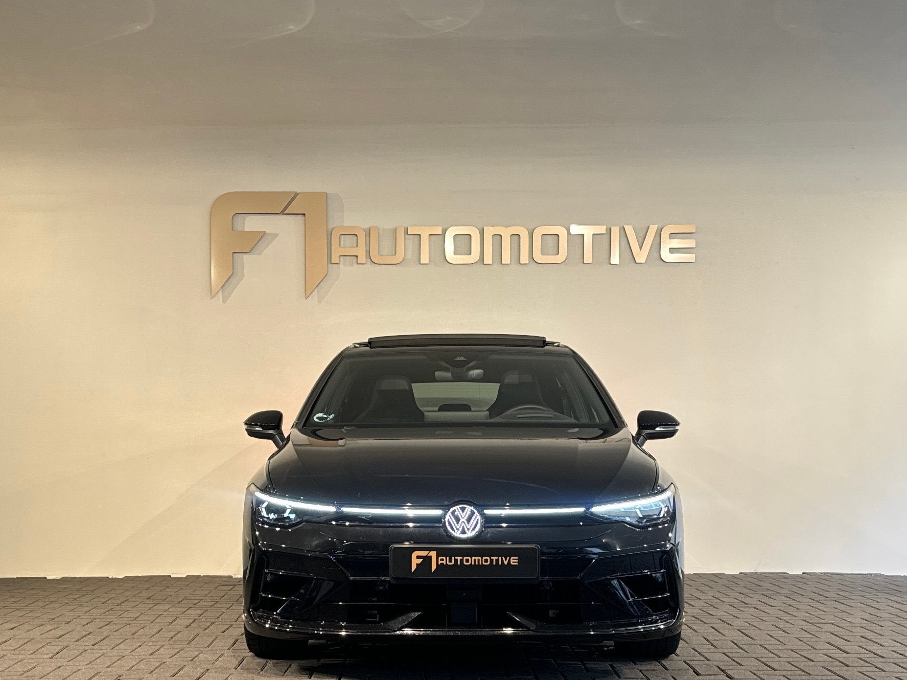 Volkswagen GOLF 2.0 TSI 4Motion R Black Edition Pano|H/K|HuD, Auto's, Automaat, Dealer onderhouden, Euro 6, 4 cilinders
