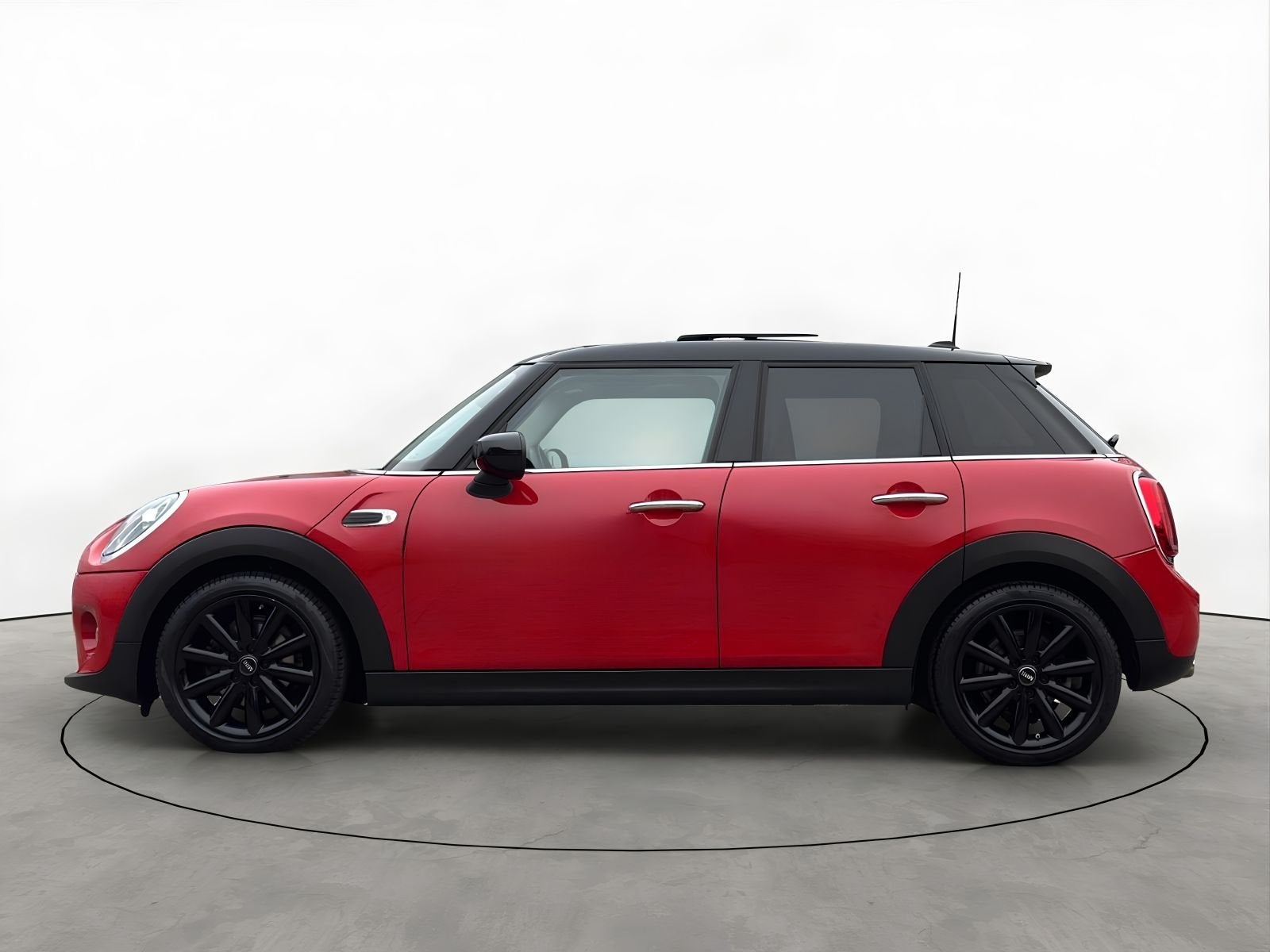MINI Cooper 1.5 Cooper 136PK Automaat 5-Deurs Chili JCW Pano, Verwarmde buitenspiegels, 136 pk, Gebruikt, Bedrijf