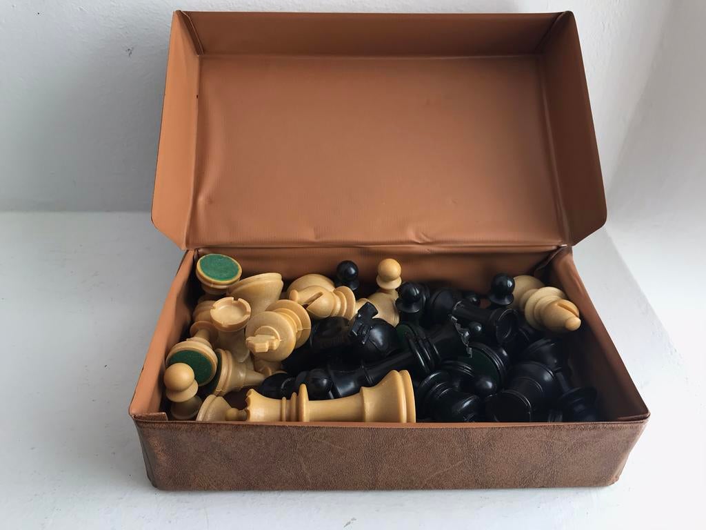 Schaakstukken vintage, Een of twee spelers, Ophalen of Verzenden, Gebruikt