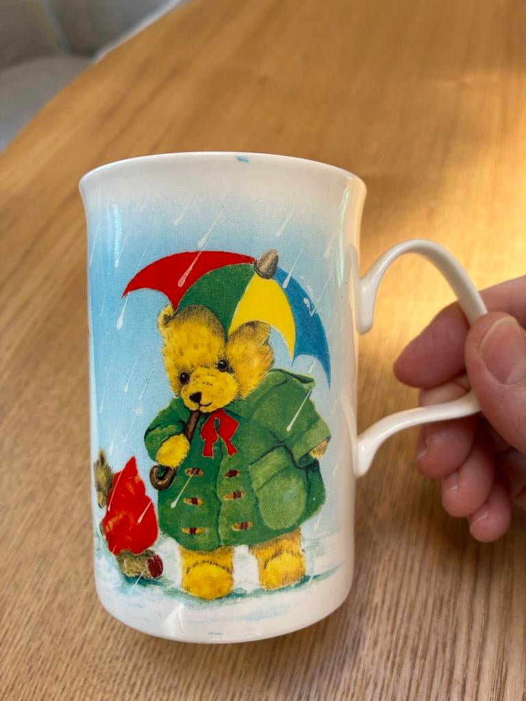 Roy Kirkham Playtime Teddy Mok - Fine Bone China 1993, Ophalen of Verzenden, Zo goed als nieuw, Overige stijlen, Kop(pen) en/of Schotel(s)
