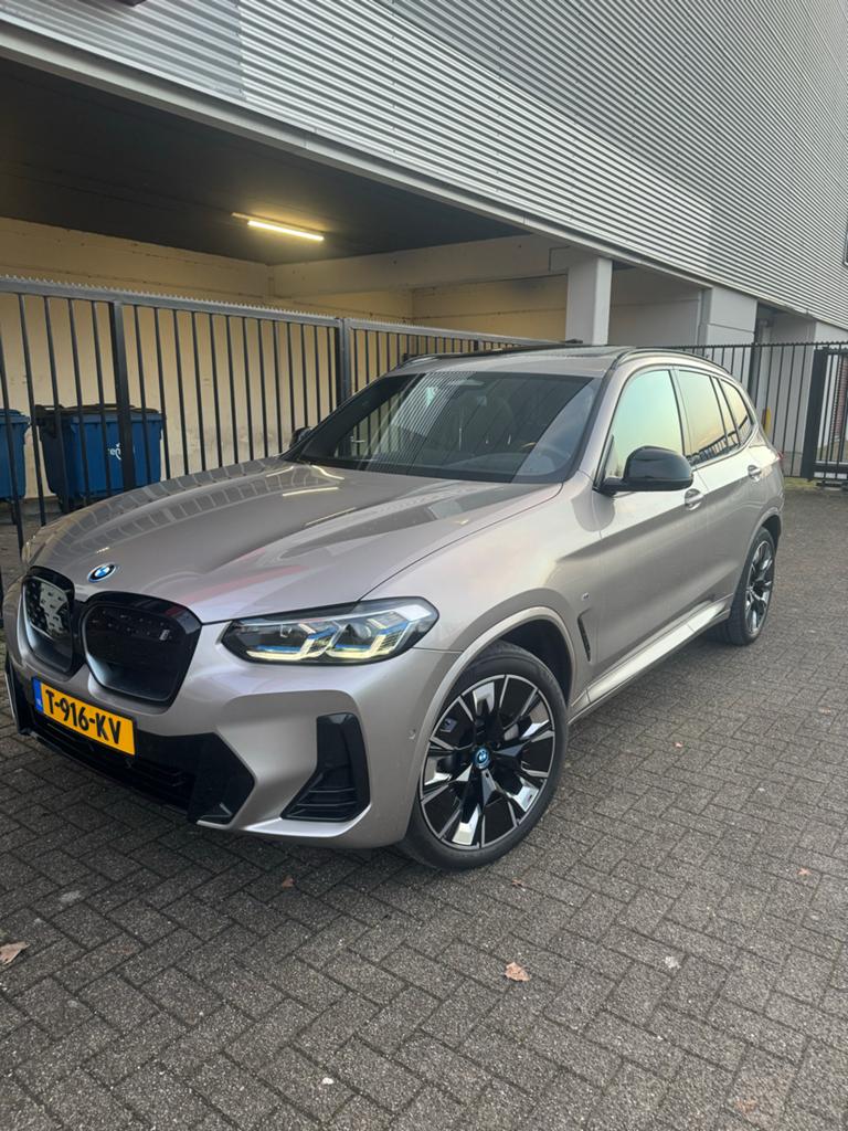 BMW iX3 High Executive 80 kWh 286pk | M-Sport | HUD 360 |, Automaat, 34 min, Achterwielaandrijving, 750 kg
