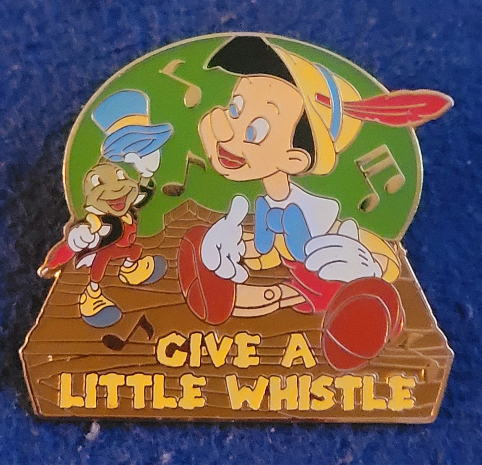 Magical Musical Moments Pinokkio pin "Give a little whistle', Verzenden, Peter Pan of Pinokkio, Zo goed als nieuw, Overige typen