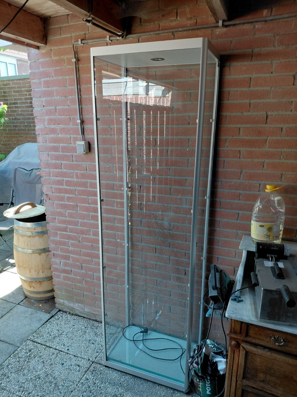 Glazen vitrinekast met verlichting en slot, Ophalen, Gebruikt, 200 cm of meer, 50 tot 100 cm