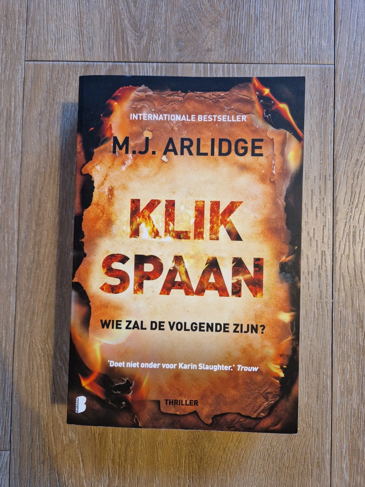 M.J. Arlidge - Klikspaan (Thriller), Boeken, Thrillers, Ophalen of Verzenden, Zo goed als nieuw, M.J. Arlidge, Europa overig