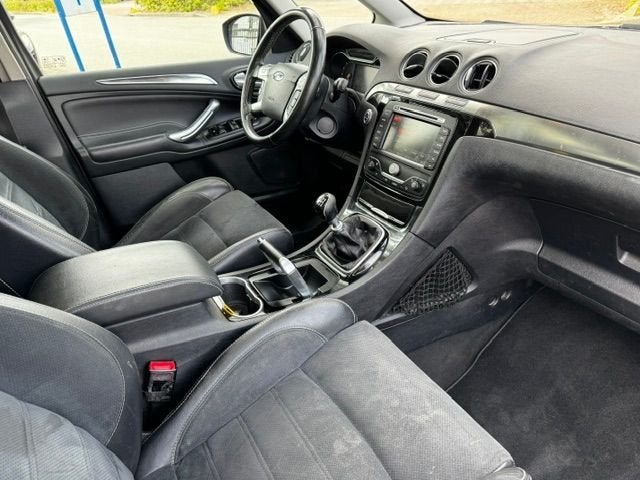 Ford Galaxy 1.6 SCTi Lease Titanium 7persoons EXPORT PRIJS E, Auto's, Voorwielaandrijving, Gebruikt, Zwart, 4 cilinders