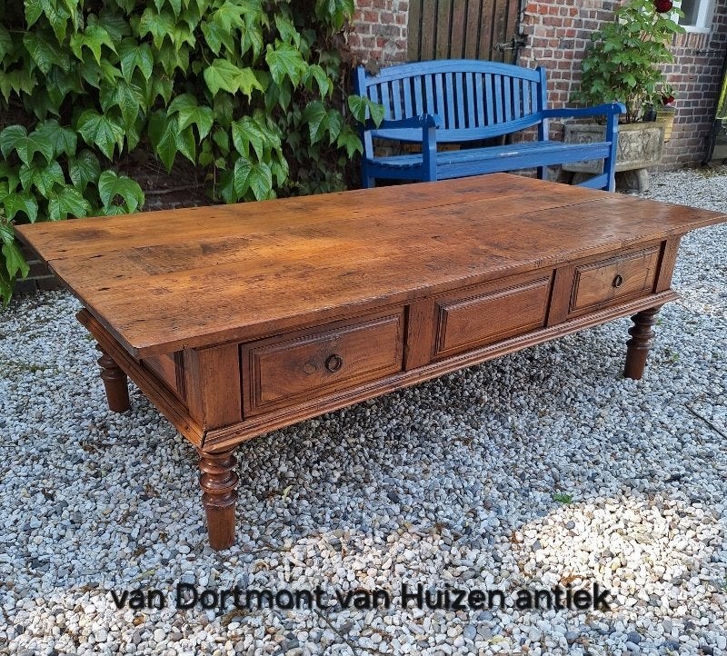 Antieke salontafel met twee laden., Ophalen