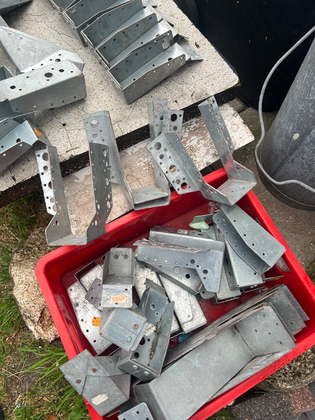 Diverse balkdragers en hoekankers - Gebruikt 60st, Ophalen of Verzenden, Gebruikt, 100 tot 250 mm, Overige typen