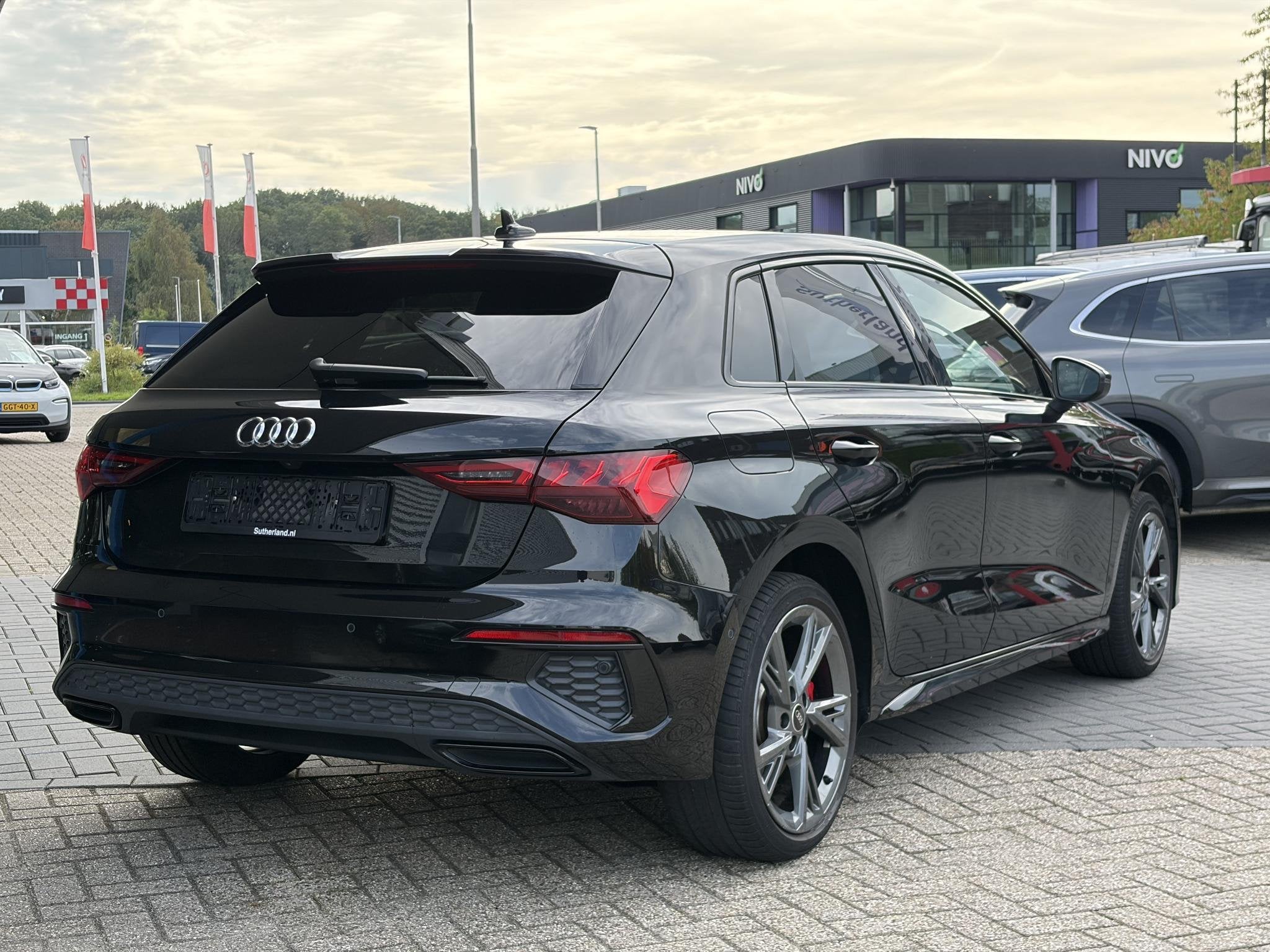 Audi A3 Sportback 45 TFSI e S edition Competition | Matrix L, Auto's, Gebruikt, 4 cilinders, Leder en Stof, Zwart