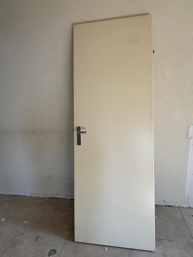Binnendeur 210 cm x 74 cm met kozijn en klink, Doe-het-zelf en Verbouw, Deuren en Horren, Ophalen, Gebruikt, Minder dan 80 cm