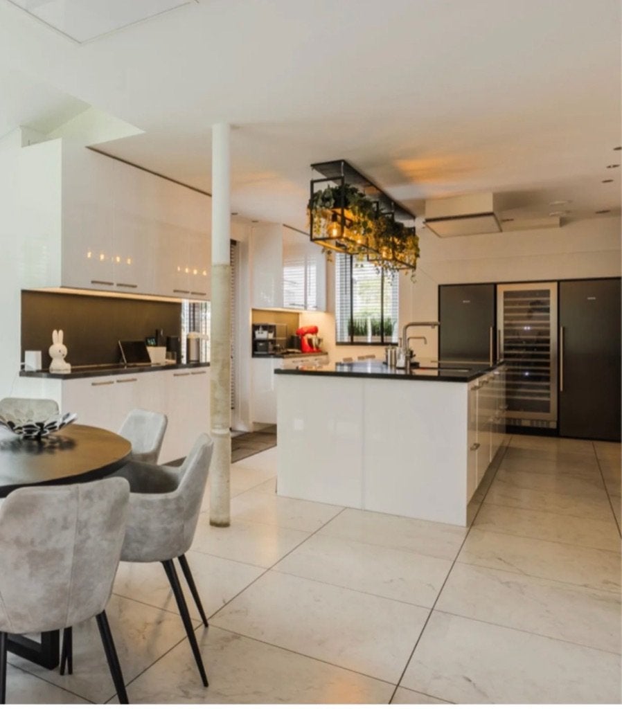 Keuken met kookeiland en apparatuur MIELE, Huis en Inrichting, Keuken | Complete keukens, Ophalen, Gebruikt, Wit, Overige typen