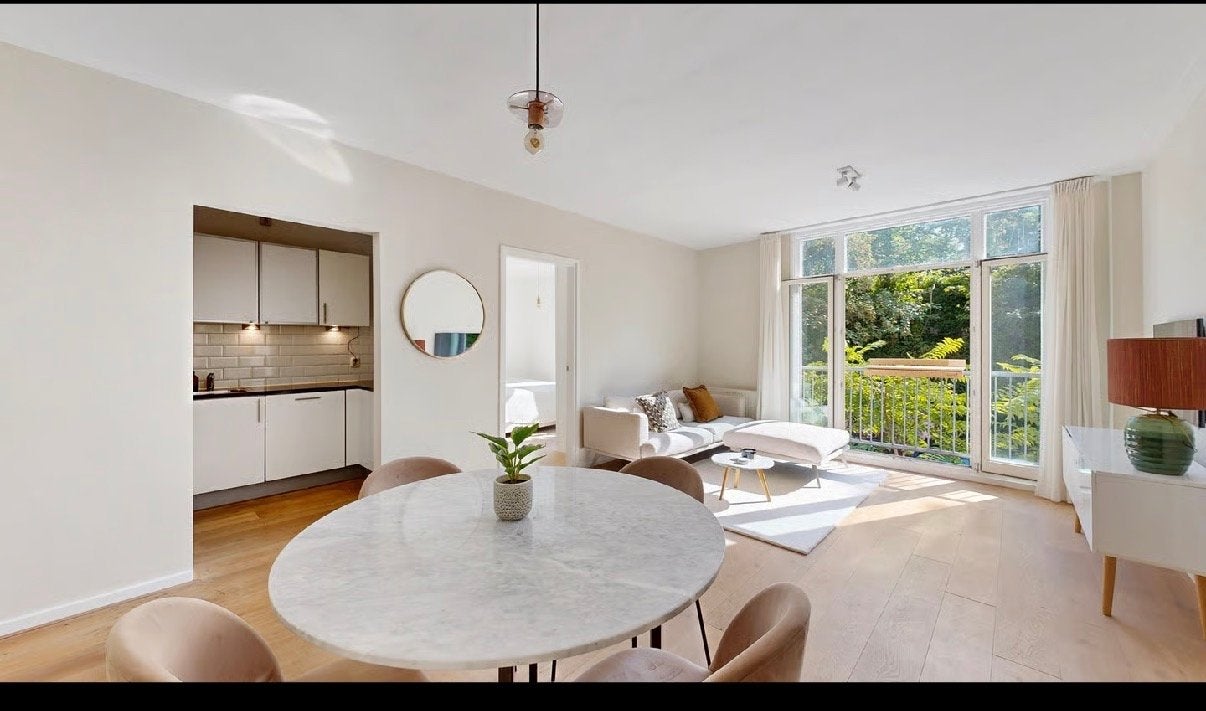 Marmeren eettafel rond - zo goed als nieuw, Huis en Inrichting, Ophalen, Overige materialen, Zo goed als nieuw, Vier personen