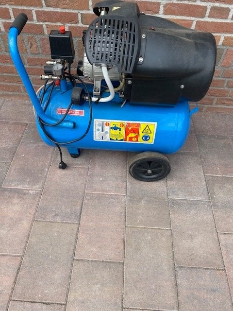 Airpress compressor - elektrisch defect!, Doe-het-zelf en Verbouw, 25 tot 100 liter, Ophalen, Gebruikt, Minder dan 200 liter/min