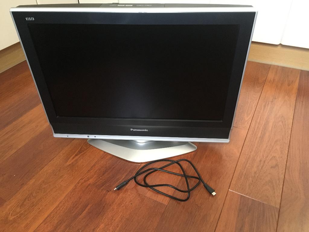 Panasonic Viera LCD TV 26 inch incl. mediakastje, Ophalen, Gebruikt, Panasonic, 50 Hz
